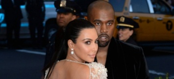 Развода не будет: Ким Кардашьян выпустила эмодзи с изображением мужа