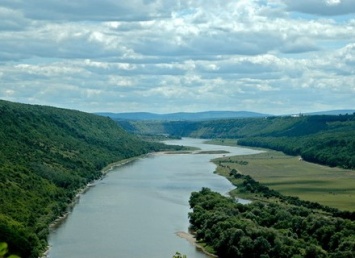 Синоптики предупредили о подъеме уровней воды на реках Прикарпатья