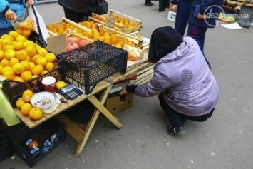 Мариупольские предприниматели теперь должны согласовывать продажу овощей и фруктов с КСНами