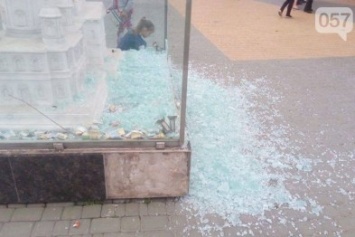 В Харькове полиция задержала жителя Чугуева, разбившего стекло на макете Успенского собора