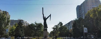 Ветеранские организации Николаевщины попросили не сносить памятник погибшим милиционерами на Садовой