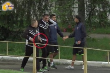 Черкасские ультрас избили директора ФК "Полтава" - после драки тот хотел отомстить при помощи пистолета
