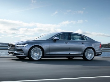 Названы цены на седан Volvo S90