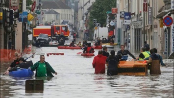 Наводнение во Франции и Германии: есть погибшие, закрыт Лувр (Видео)