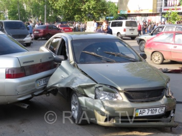 В Запорожской области столкнулись сразу 5 авто