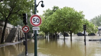 Уровень воды в Сене в Париже достиг рекордных показателей за 30 лет