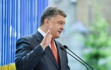 Россия испытывает новейшее вооружение на востоке Украины, - Порошенко