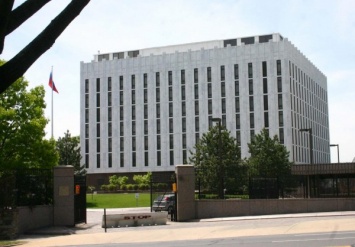 Посольство России подготовило ноту властям США из-за задержания россиянки