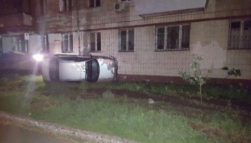 ДТП в Киеве: машина въехала в дом