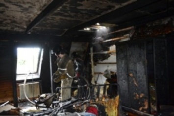 В Одессе пламя охватило частный дом (ФОТО)