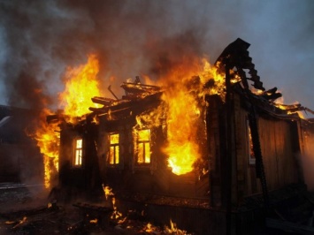 Сгорел дом Тропиканки, которую обвиняют в массовых убийствах