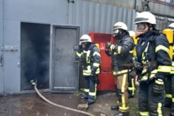 В Одессе горел цех по утилизации отходов (ФОТО)