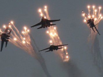 Военные авиасоревнования Крыму состоялись несмотря на непогоду