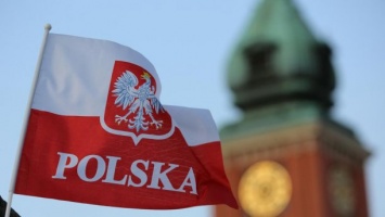 Польское правительство намерено уравнять зарплаты поляков и рабочих из Украины