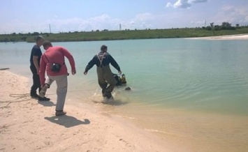 Тело утонувшего парня вытащили из воды в Днепропетровской области