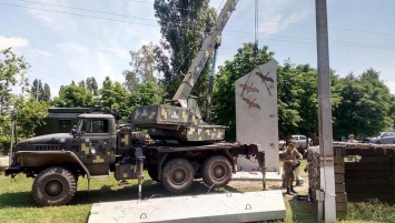 В память о погибших морпехах: в Николаеве начали устанавливать памятный знак