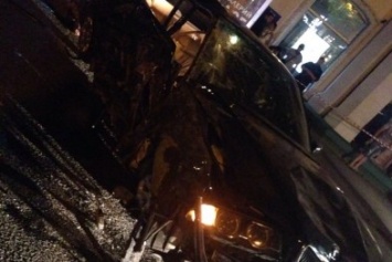 ДТП в Днепре с двумя погибшими: "BMW" вылетело на тротуар, где сбило мужчину (ФОТО, ВИДЕО)