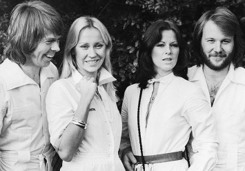 Группа ABBA снова вместе в честь 50-летнего юбилея