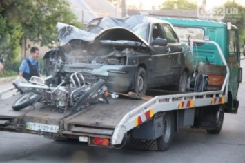 Автомобилем, сбившем насмерть водителя мопеда в Бериславе, управлял сотрудник полиции