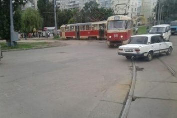На улице Героев труда - очередной "трамвайный дрифт" (ФОТО)