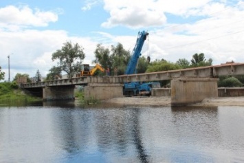На Полтавщине активно реконструируют мост