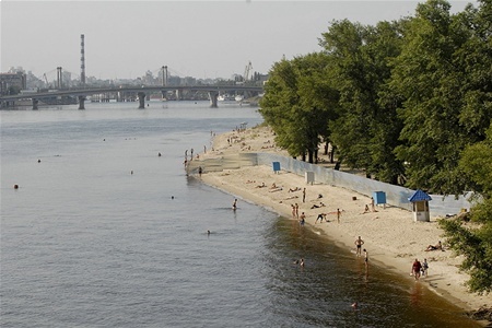 КГГА: в Киеве можно купаться только на 11 пляжах