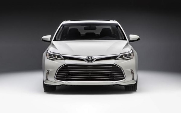 Toyota назвали самым дорогим автомобильным брендом 2015