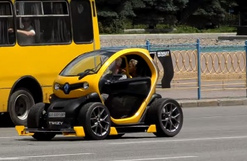 Renault Twizy Sport F1 в Украине. Игрушка за 1 млн. евро!