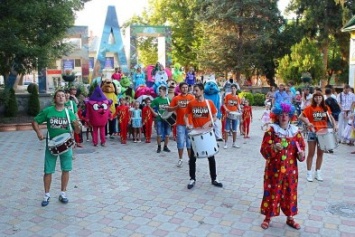 В День рождения Детского парка Симферополя малышей угостят огромным конфетным тортом