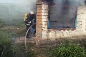 В Николаеве короткое замыкание электросети стало причиной пожара