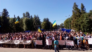 В Харькове митингуют рабочие из-за блокирования счетов тракторного завода