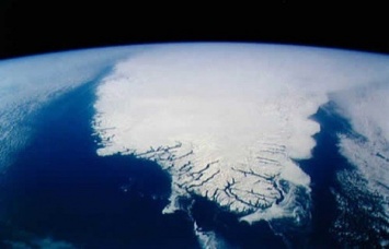 Таяние ледников Гренландии в 2015 году подтверждает арктическую амплификацию
