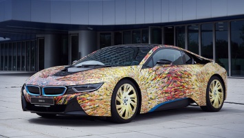 Концепт BMW i8 Futurism Edition показали в Италии