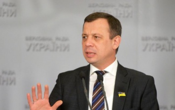 Украина должна продолжать курс Яценюка на полную энергонезависимость от РФ, - нардеп