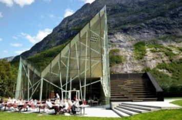 Норвежцы построили у Стены Троллей необычный ресторан