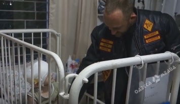 Одесские байкеры навестили в больнице травмированого мальчика Вову (видео)