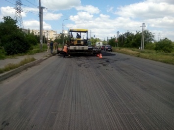 В Кривом Роге продолжается ремонт дорог (фото)
