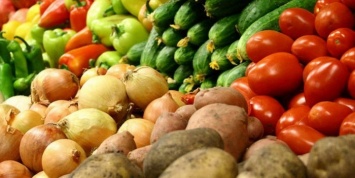 Россияне в условиях падения доходов постепенно переходят на картофель и овощи