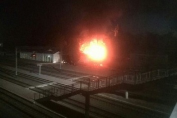 На Баварии горело кафе: спасатели два часа тушили пожар (ФОТО)