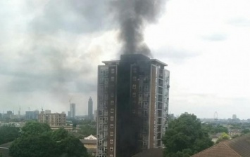 В Лондоне после взрывов горит высотный жилой дом