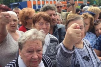 В Одессе жители Таирова митинговали против переименования улицы Маршала Жукова