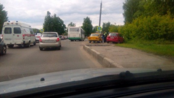 Какого абсурда не встретишь на улицах: на место ДТП в Ярославле приехала машина ГАИ времен СССР