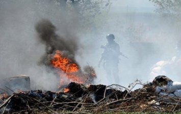 В зоне АТО взорвался автомобиль с украинскими военными (фото)