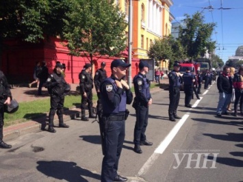 Около 50 человек задержаны во время "Марша равенства" и доставлены в участки - полиция