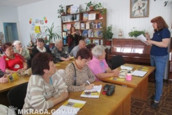 «Будь современным - пользуйся интернет-услугами» - николаевских пенсионеров научили пользоваться Интернетом для общения с властью (ФОТО)