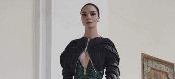 Мариякарла Босконо и Белла Хадид представили новую коллекцию круизной одежды Givenchy