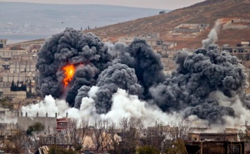 После авиаудара по сирийскому Идлибу, удерживаемому повстанцами, погибло несколько десятков мирных граждан