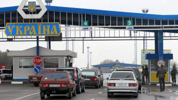 Немец пытался вывезти из Украины целую машину антиквариата - теперь им занимается служба безопасности