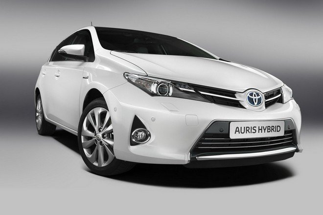 Компания Toyota обновила моторную гамму Auris