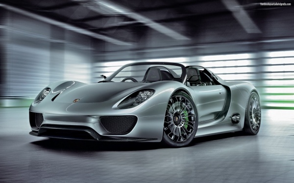 Porsche 918 Spyder выставлен на продажу в Великобритании